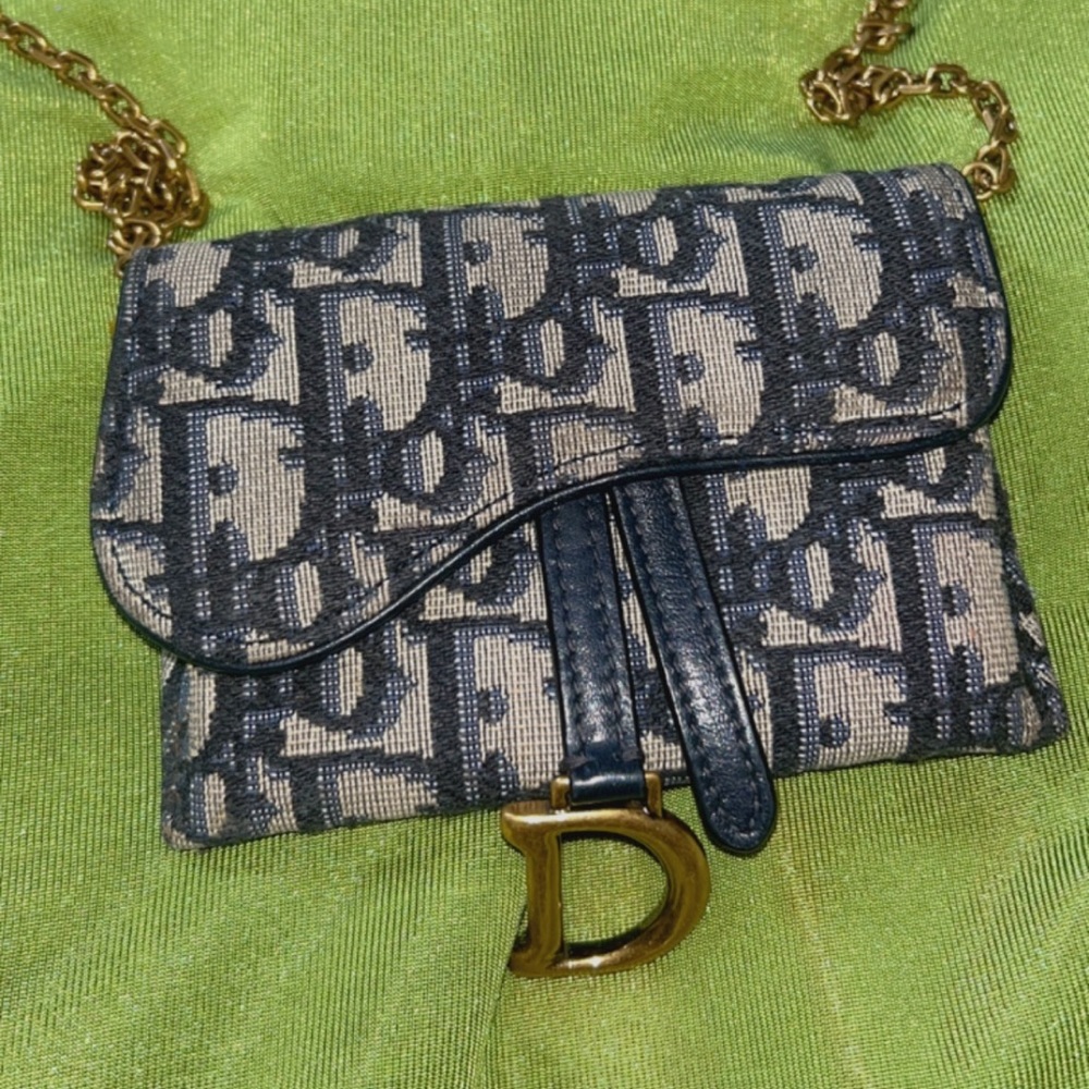 Saddle nano pouch
